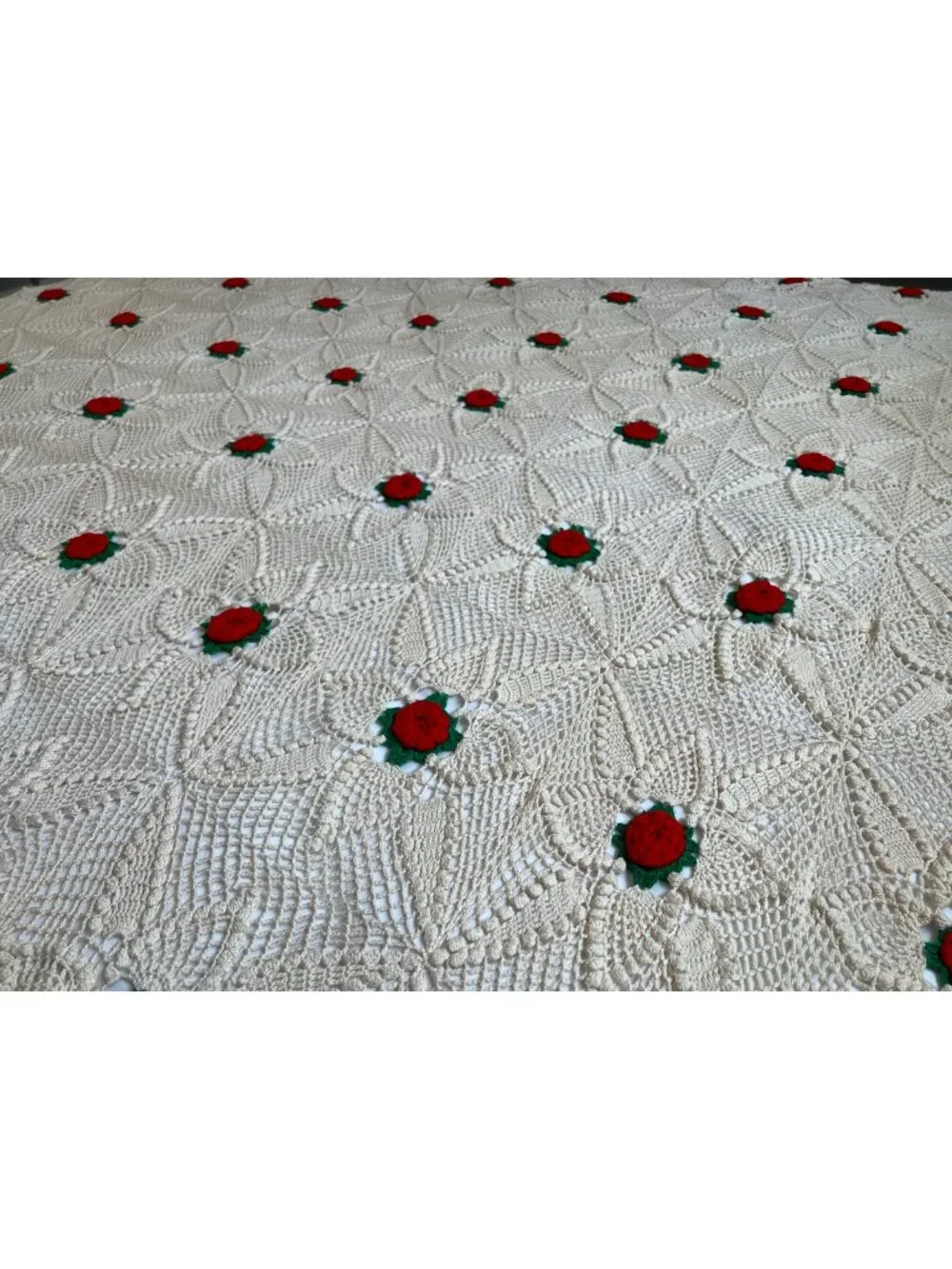 Vintage Queen/reg King Crochet 3D Rose bedcover bedspread